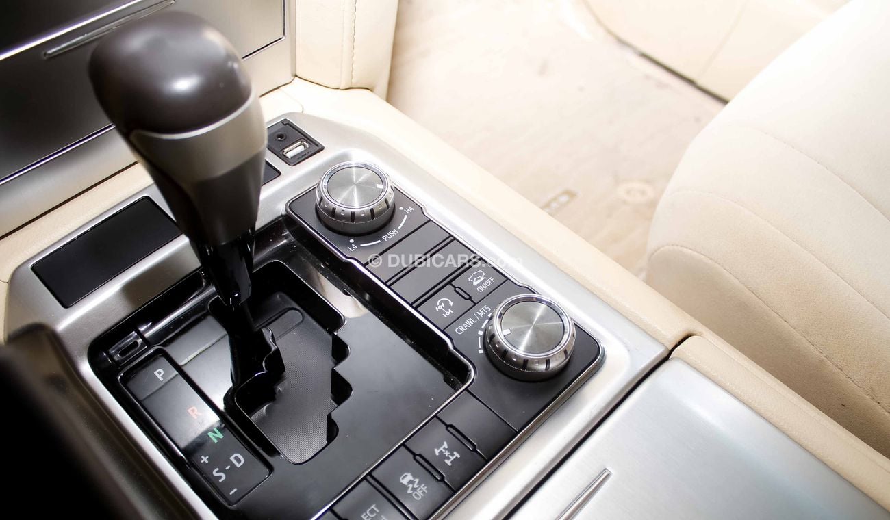 Toyota Land Cruiser VXR 5.7 V8