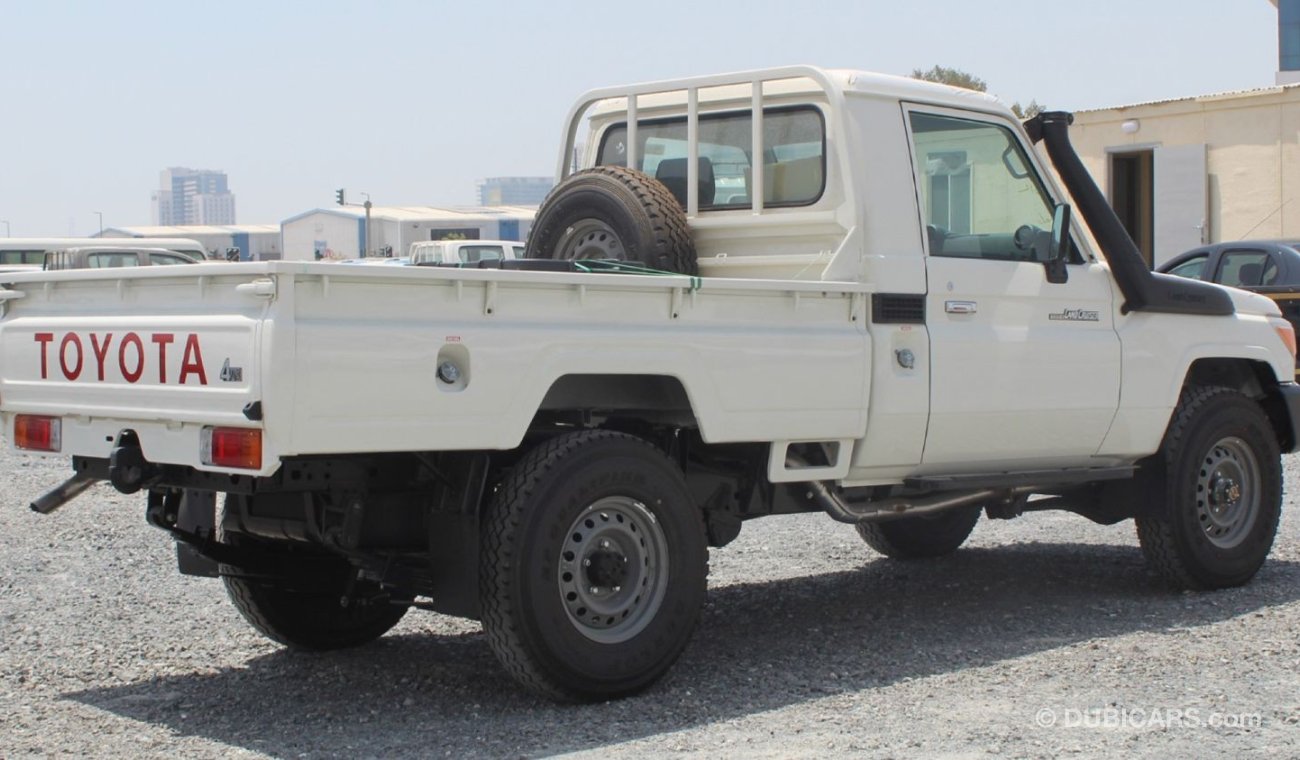 تويوتا لاند كروزر TOYOTA LAND CRUISER 79 4.2L SC 3 SEATER 2 AIRBAG & ABS MT