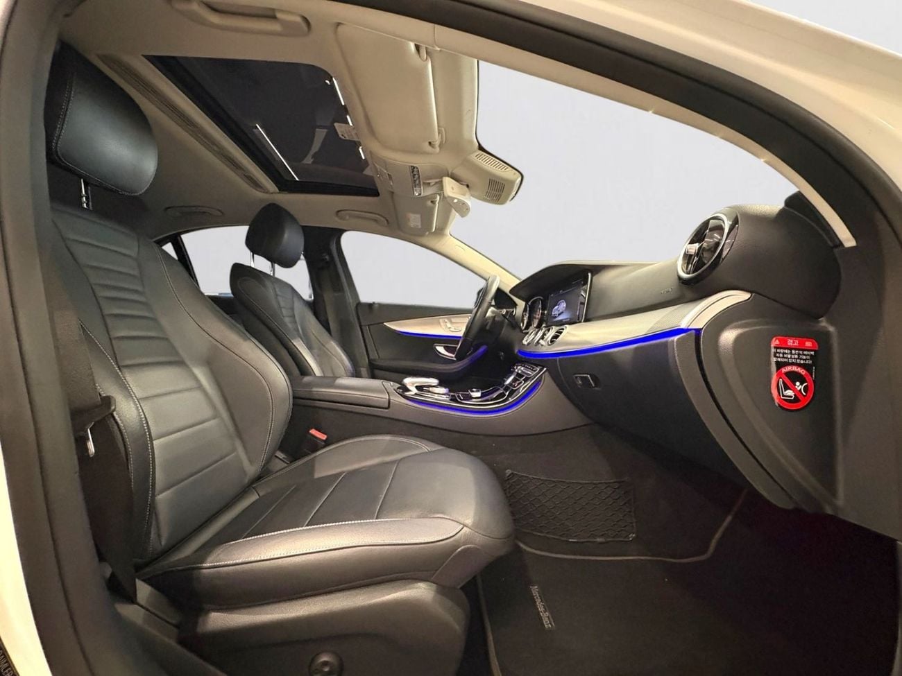 مرسيدس بنز E300 AED 1,260 P.M | 0% DOWN PAYMENT | MERCEDES-BENZ E300 | 2.0L TURBO I4 | 2019