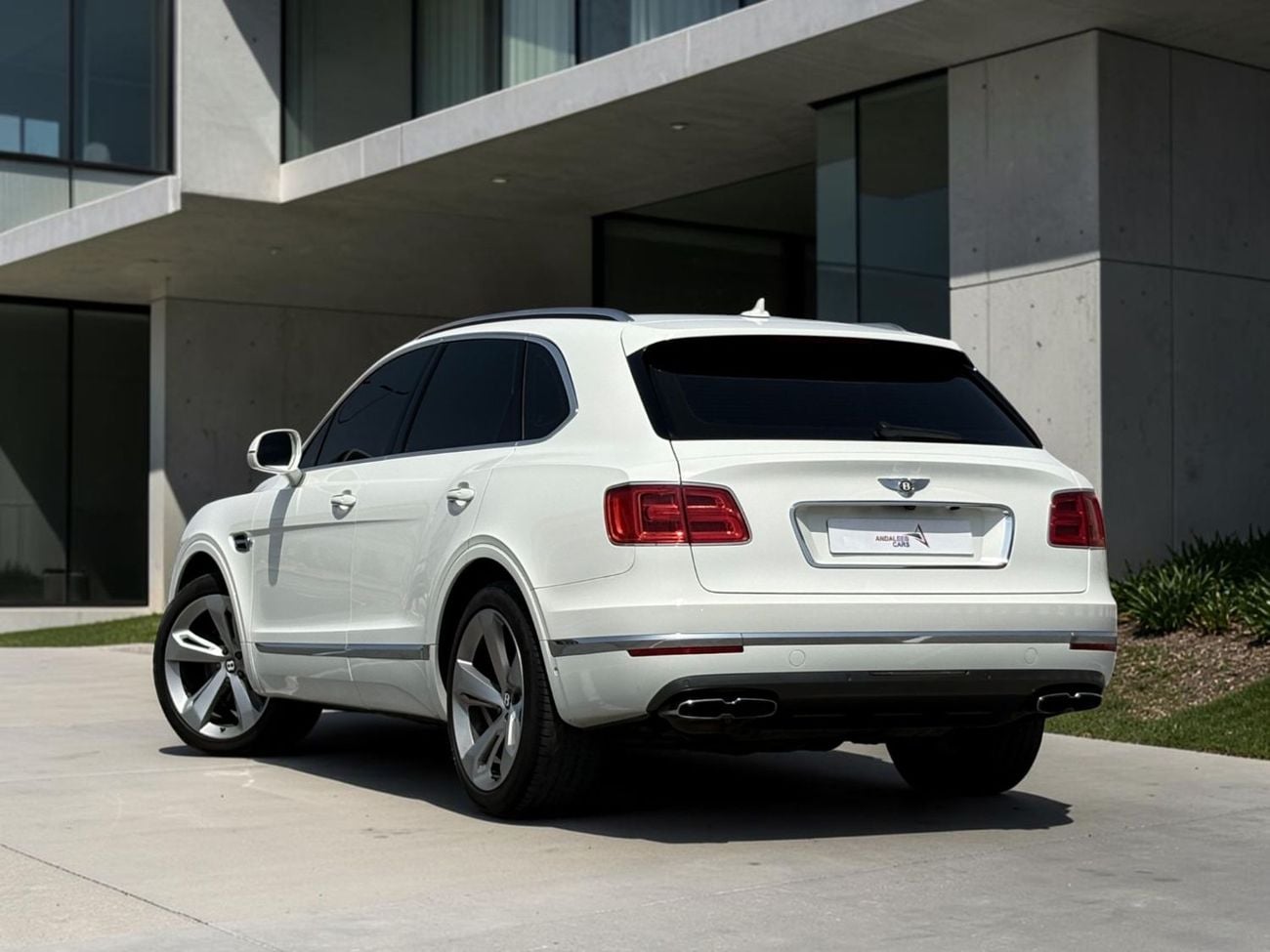 بنتلي بينتايجا AED 4,640 P.M | 0% DOWN PAYMENT | BENTLEY BENTAYGA V8 | 4.0L V8 | 2020 | FULL SERVICE HISTORY | GCC