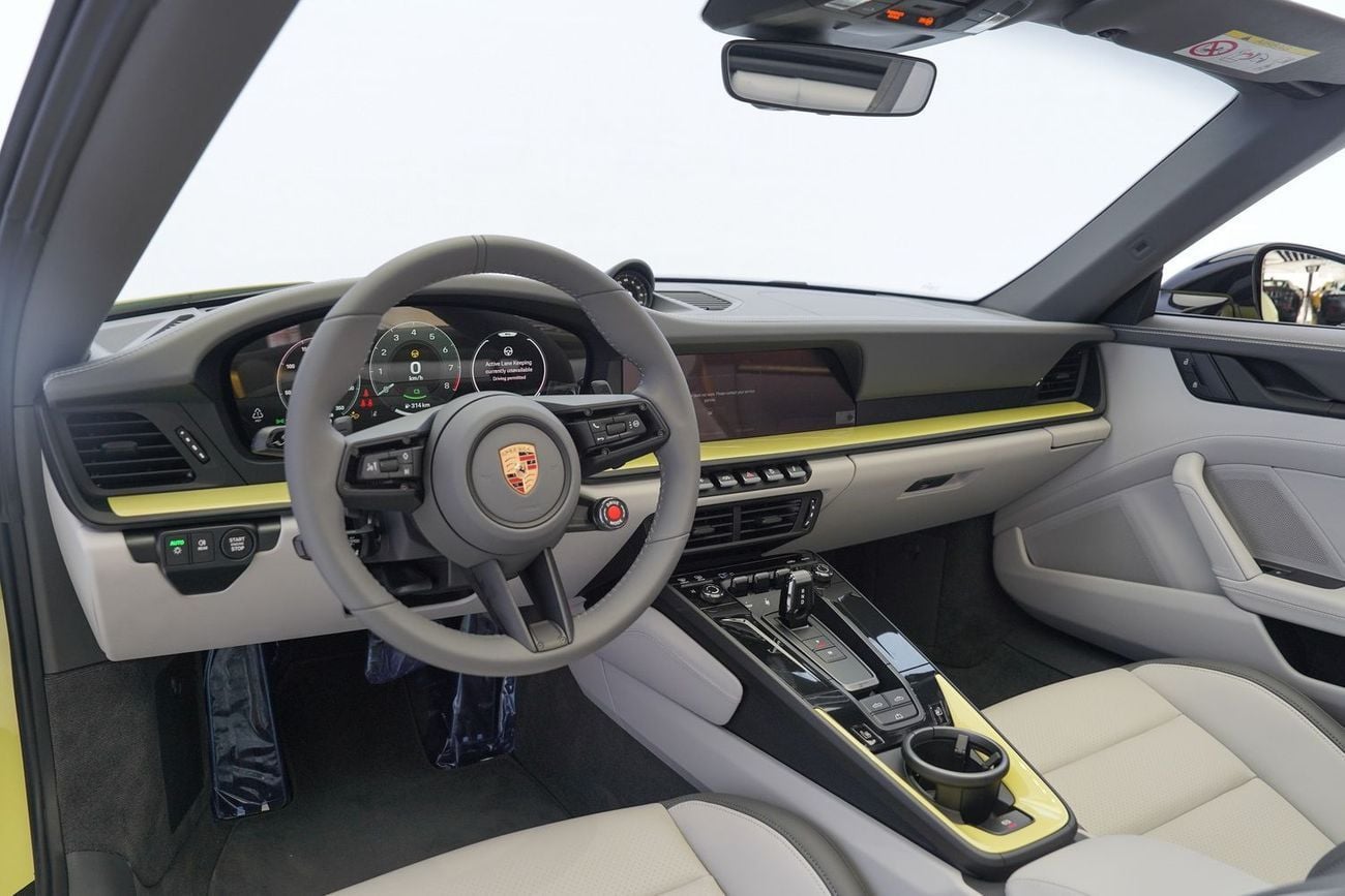Porsche 911 Carrera GTS 3.0L (450 HP) Convertible
