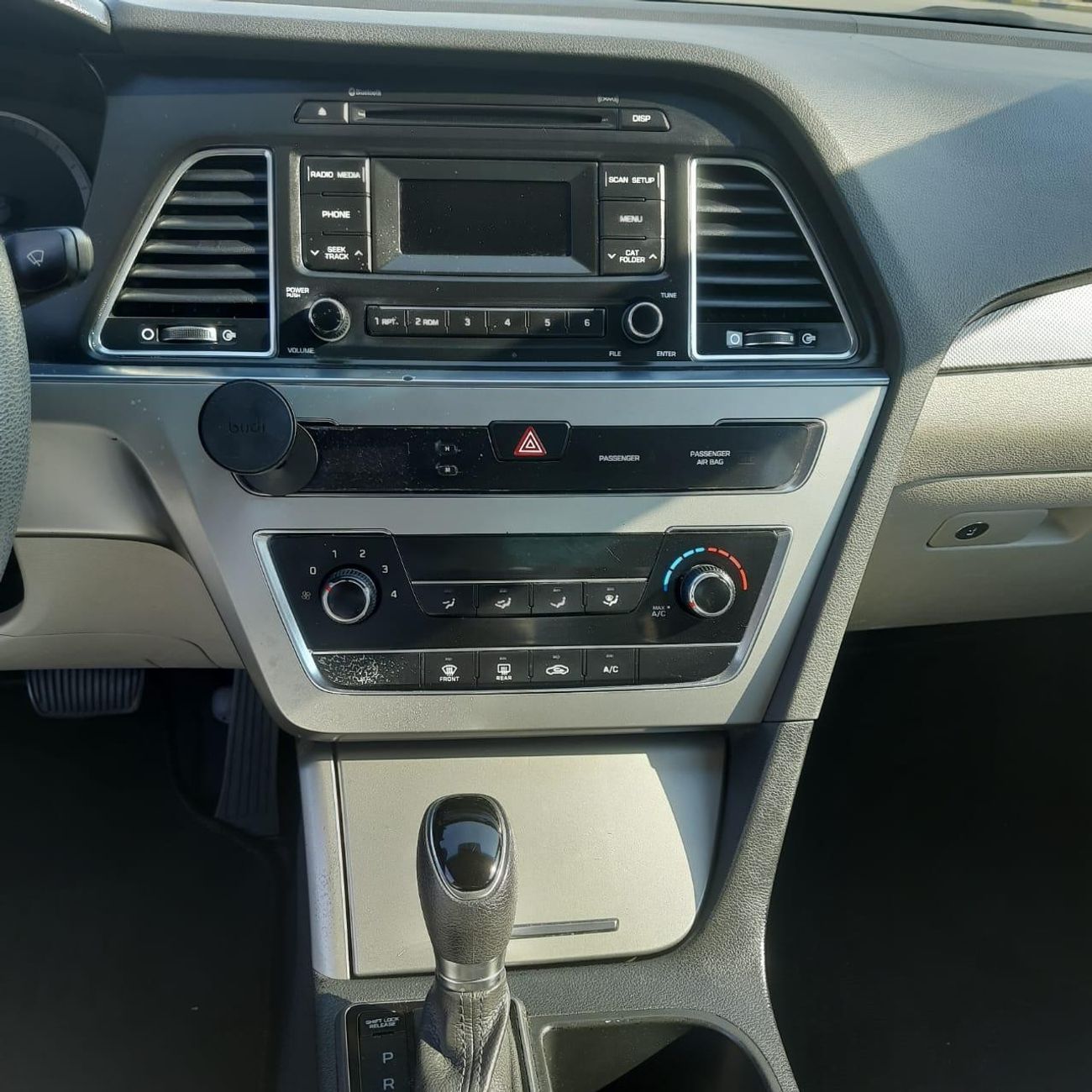 Hyundai Sonata GL Hyundai Sonata Se 2017 Red 2.4L 4 vin: 5NPE24AF4HH495067   ( UAS_ SPEC) VERY GOOD CONDITION