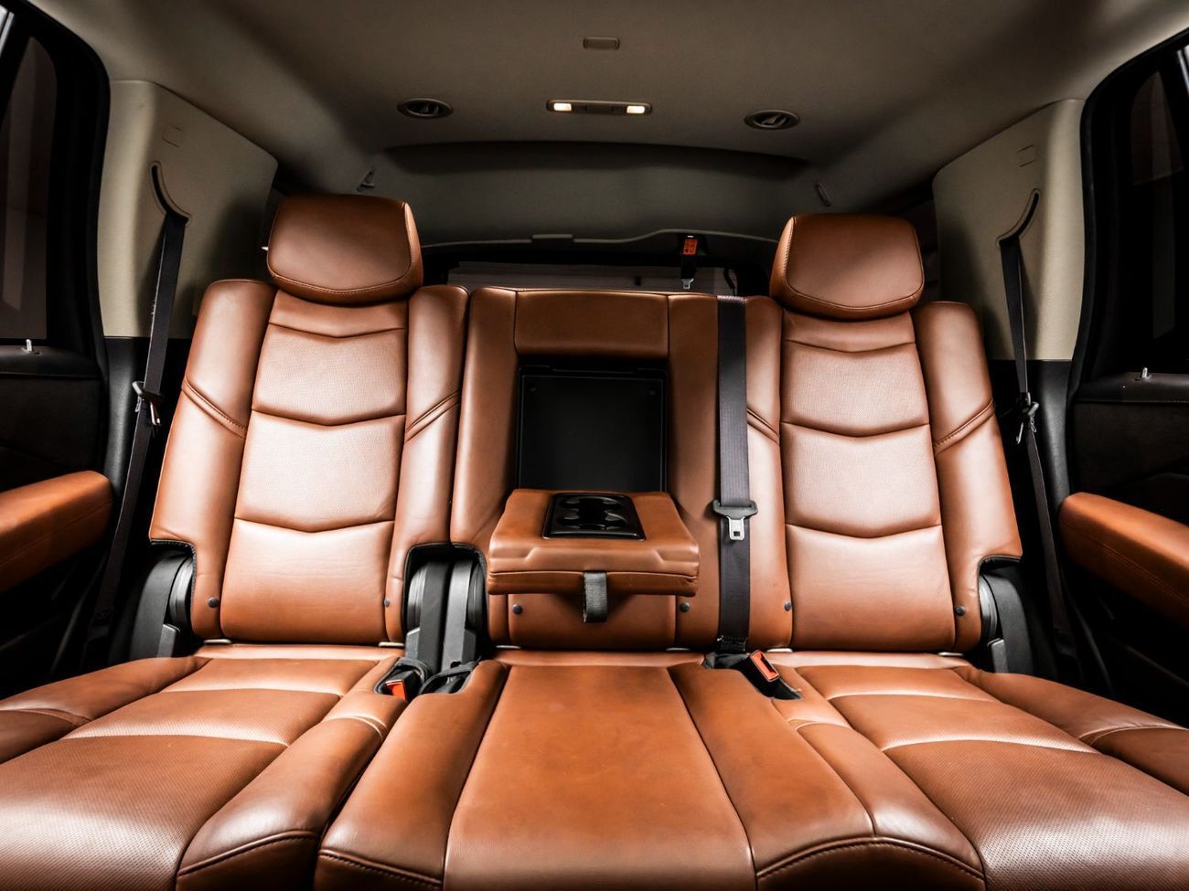 Cadillac Escalade Std 6.2L 2017 Cadillac Escalade, 1 Year Warranty, Full Service History, Low KMs, GCC