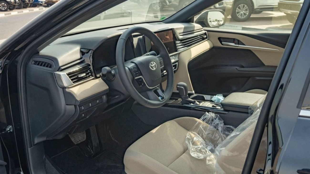 Toyota Camry 2025 Toyota Camry LE facelift 2.5L Petrol AT with Sunroof - GCC (Export price)