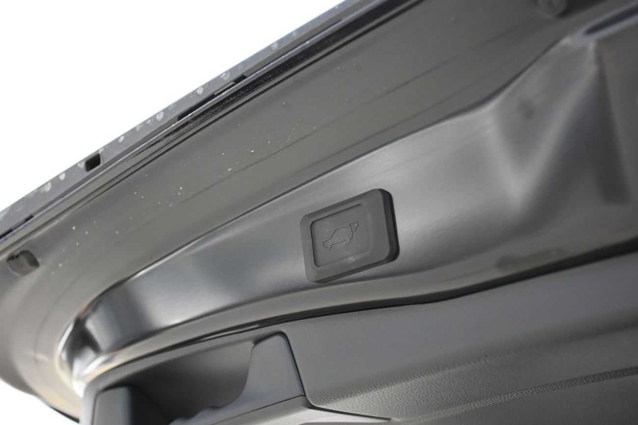 تويوتا راف ٤ Limited 2.5L HEV AWD With BSM Automatic (Ready Stock)