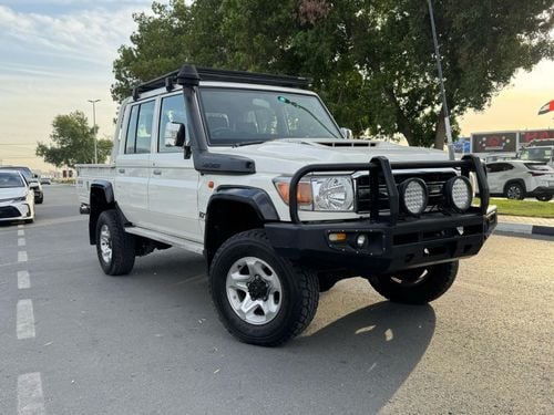 تويوتا لاند كروزر بيك آب Diesel ,Right Hand Drive ,4 Doors ,4.5 Liter ,Manual Transmission ,Power Windows