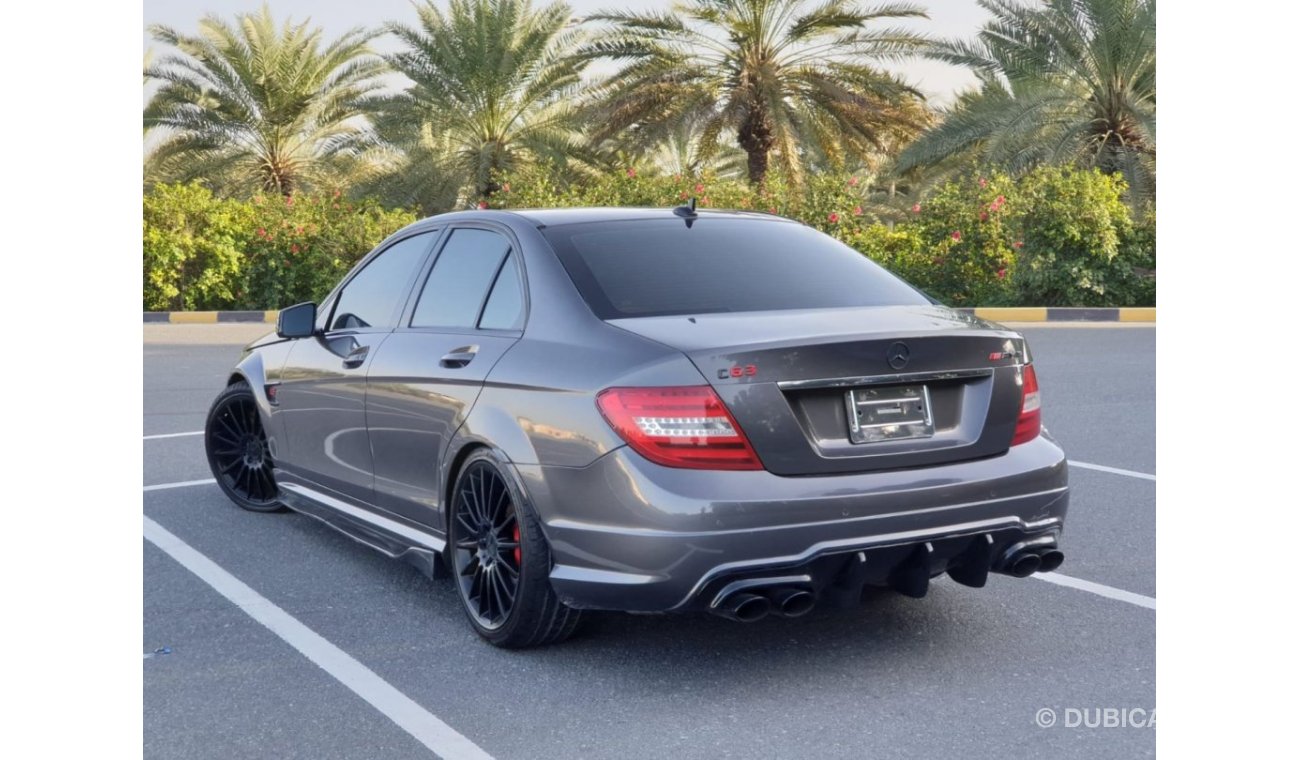 مرسيدس بنز C 63 AMG Mercedes C-63 AMG 2009 US perfect condition inside and outside