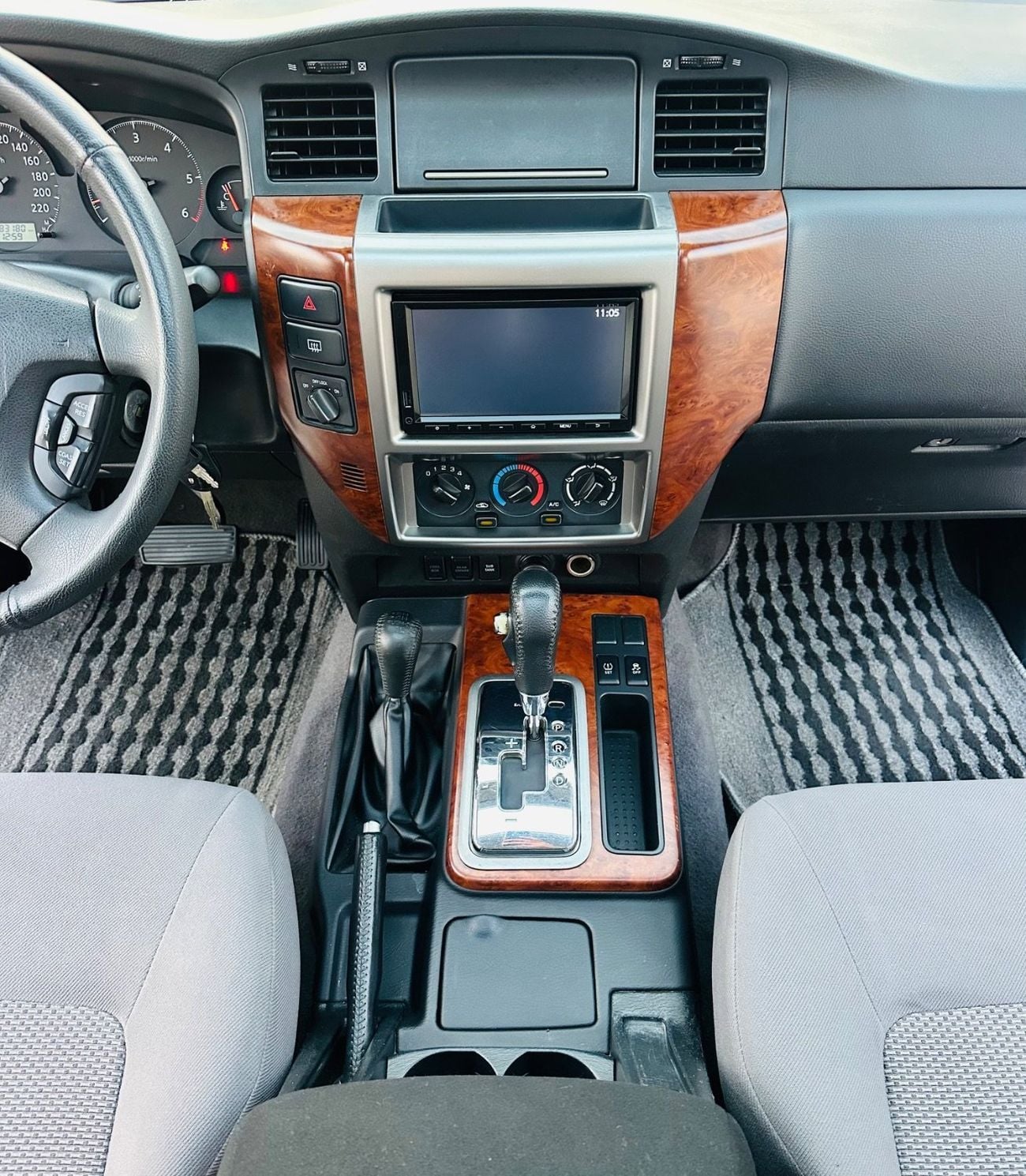 Nissan Patrol Safari 