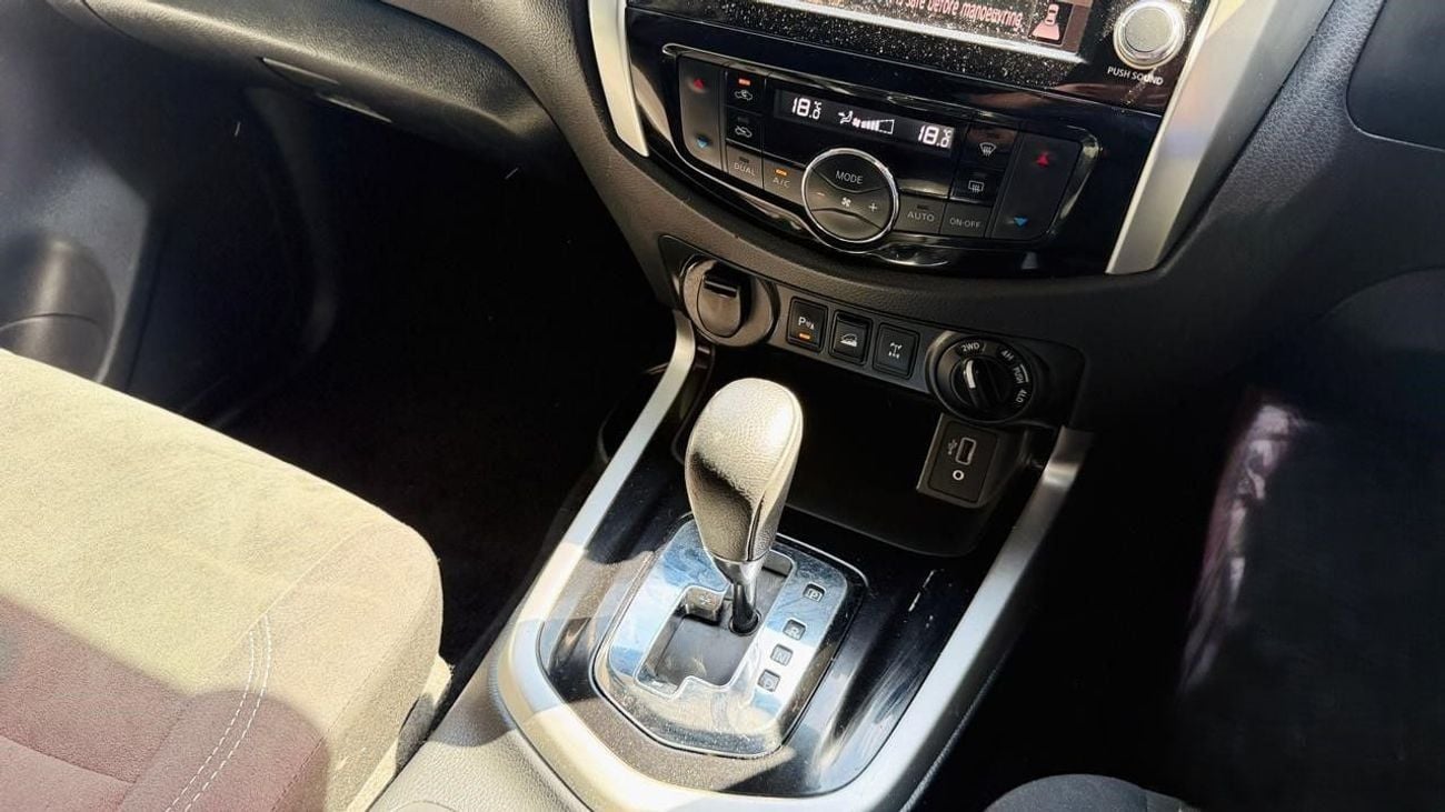 نيسان نافارا 