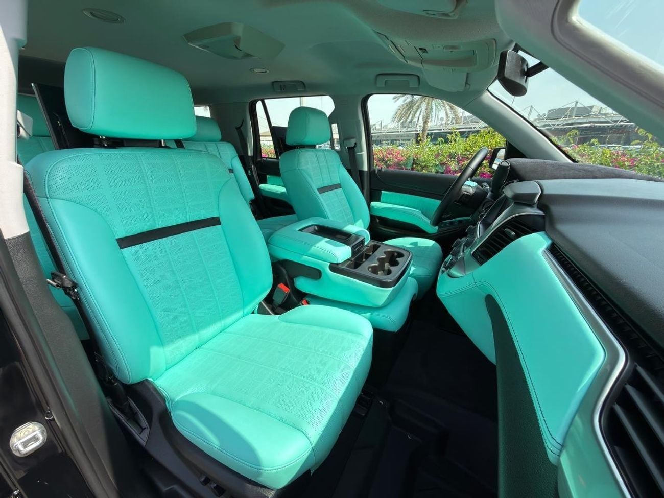 شيفروليه تاهو LS 5.3L 4WD (8 Seater)