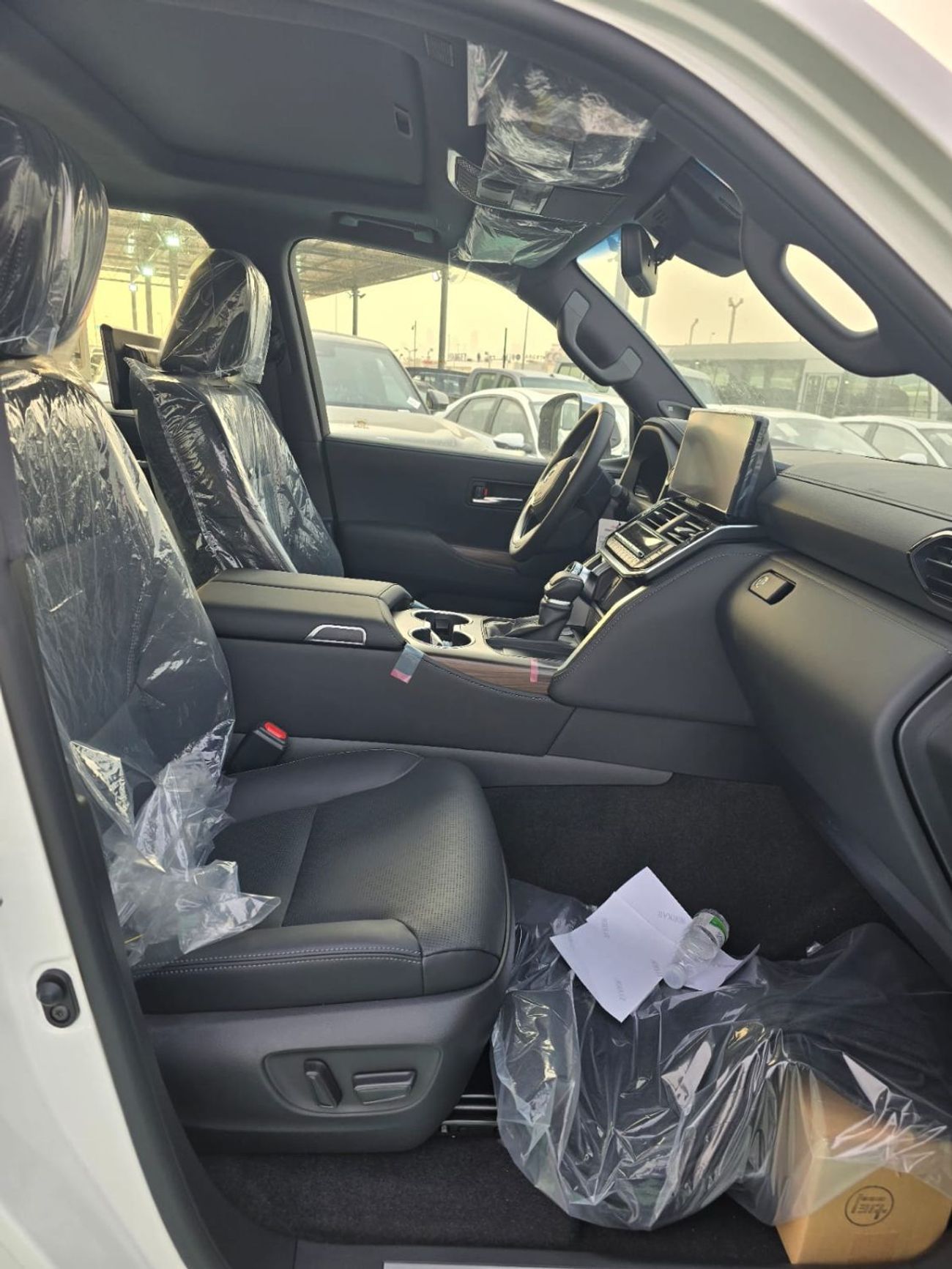 تويوتا لاند كروزر TOYOTA LANDCRUISER VX HYBRID FULL OPTION 2025 MODEL