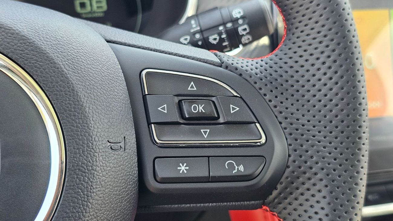 MG ZS MG ZS 1.5 LUXURY WIHT PANORAMIC SUNROOF LEATHER SEATS 2025 MODEL