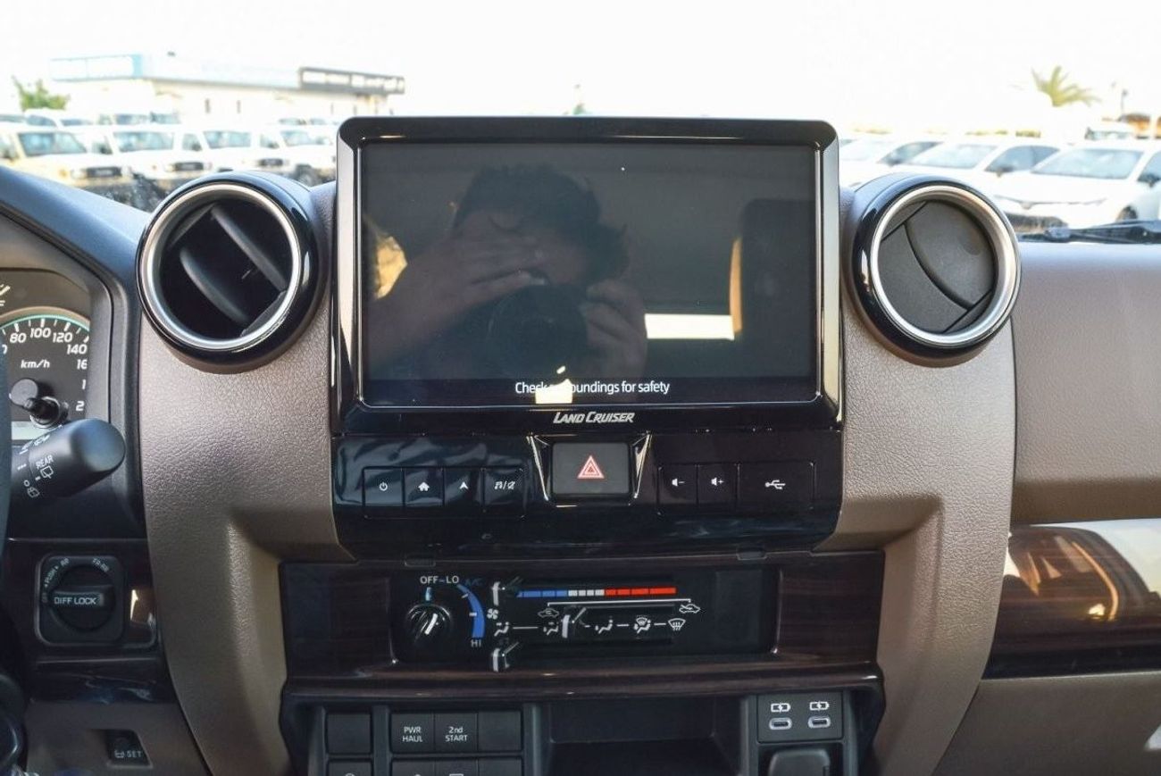 تويوتا لاند كروزر TOYOTA LAND CRUISER 71 SERIES 4.0L 4WD AT PETROL SUV 2024