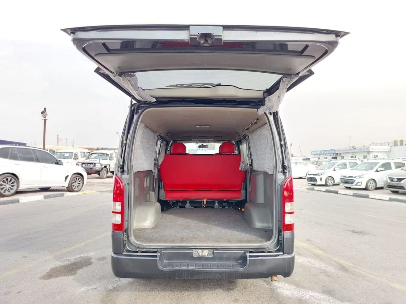 Toyota Hiace (RAMADAN OFFER) TOYOTA HIACE VAN RHD 2006 MODEL 2.0 L PETRO AUTOMATIC(PM49614)