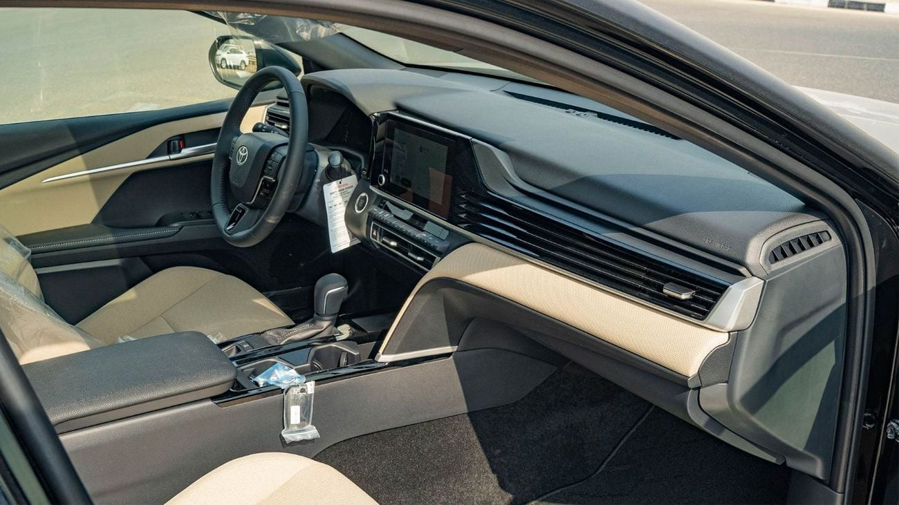 Toyota Camry 2025 Toyota Camry LE facelift 2.5L Petrol AT with Sunroof - GCC (Export price)