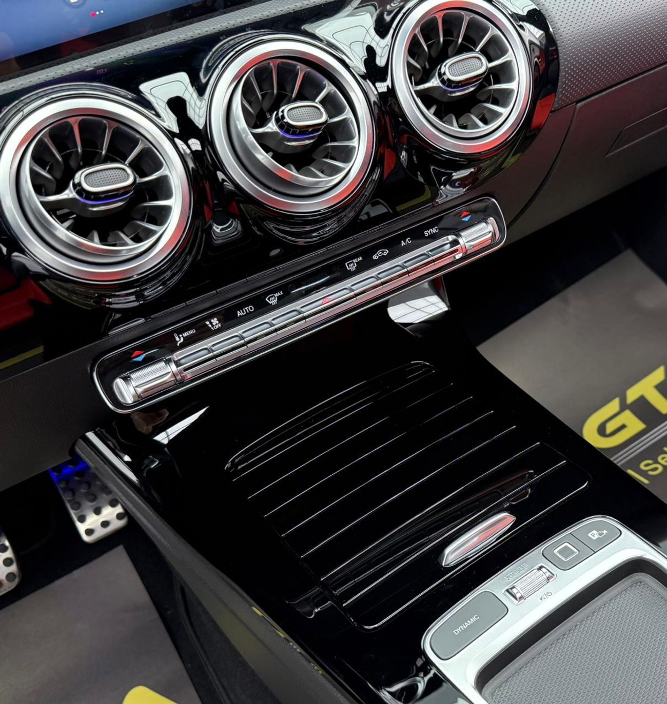 Mercedes-Benz CLA 200 Premium 2.0L *Brand New* 2025 Mercedes-Benz CLA200 AMG Premium, 2030 Mercedes Warranty, Delivery Kms