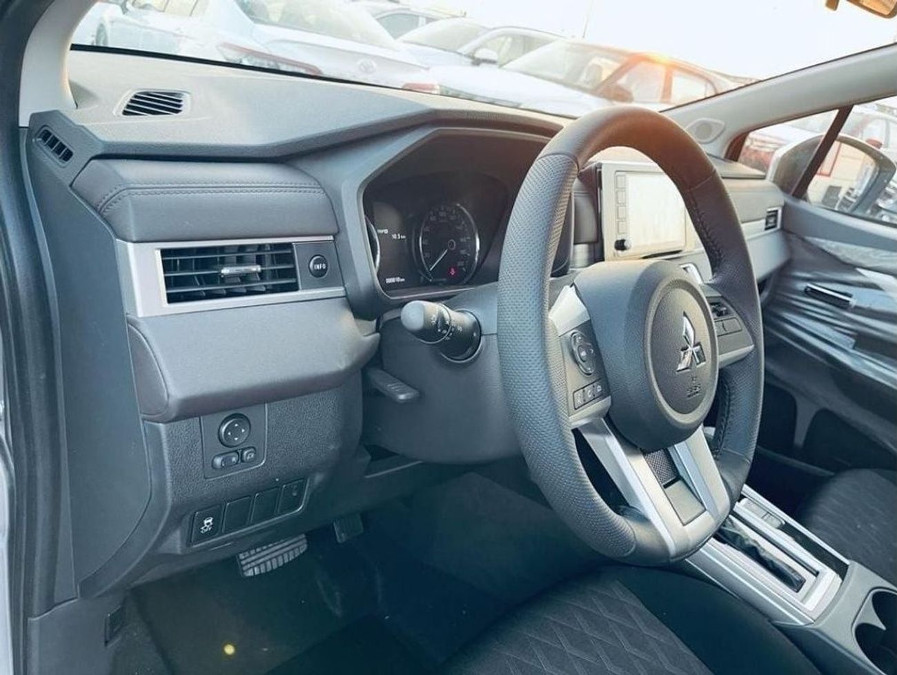 ميتسوبيشي إكسباندر MITSUBISHI XPANDER PREMIUM 1.5L 2024 MODEL 7 SEATS 59000 AED FOR EXPORT PRICE