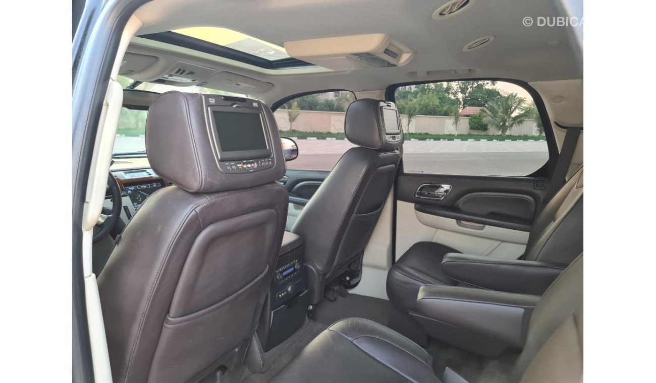 Cadillac Escalade Platinum Platinum CADILLAC ESCALADE PLATINUM VIP 2012 GCC PERFECT CONDITION