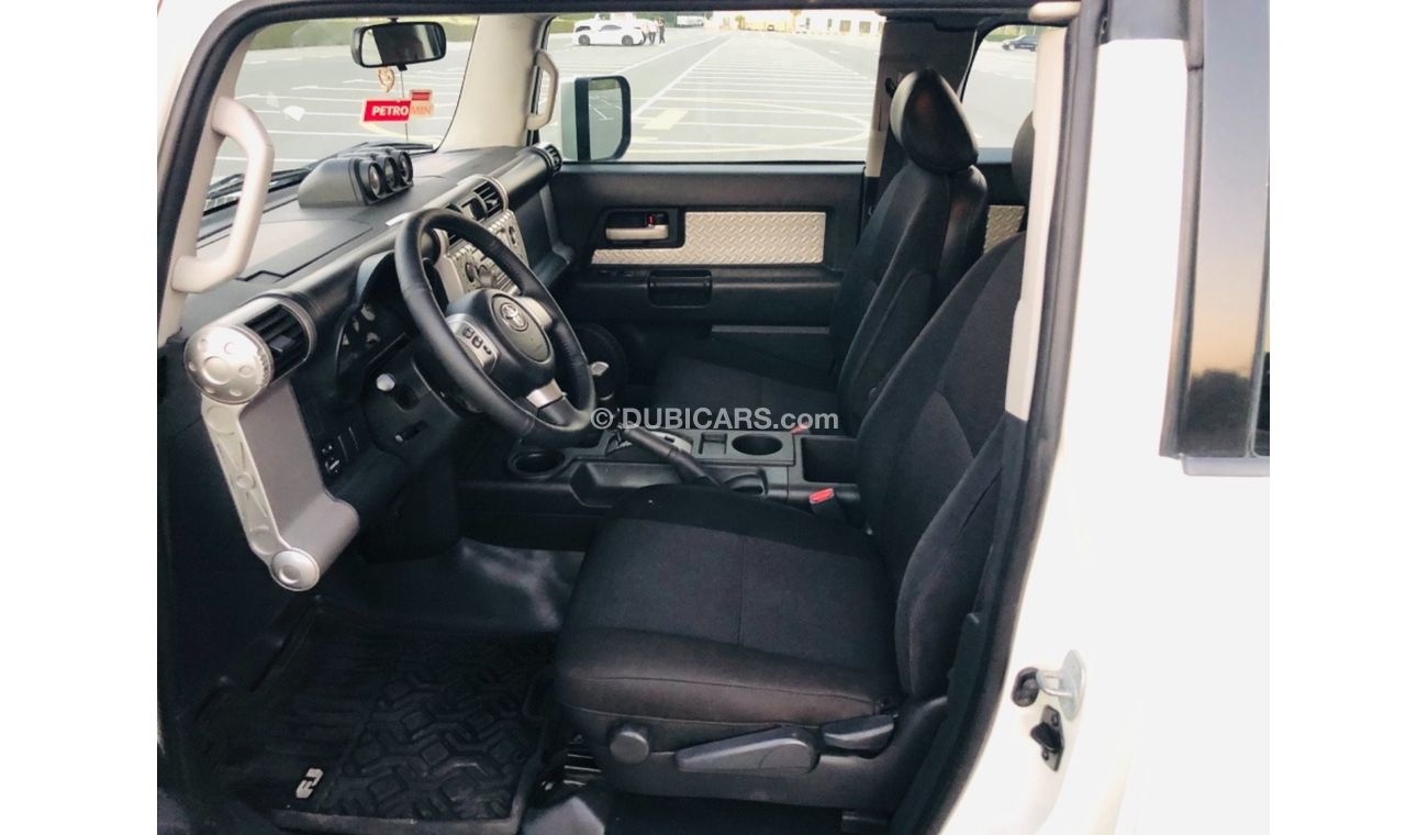 تويوتا إف جي كروزر موديل 2010 خليجي حاله ممتازه جدا من الداخل والخارج فل مواصفات