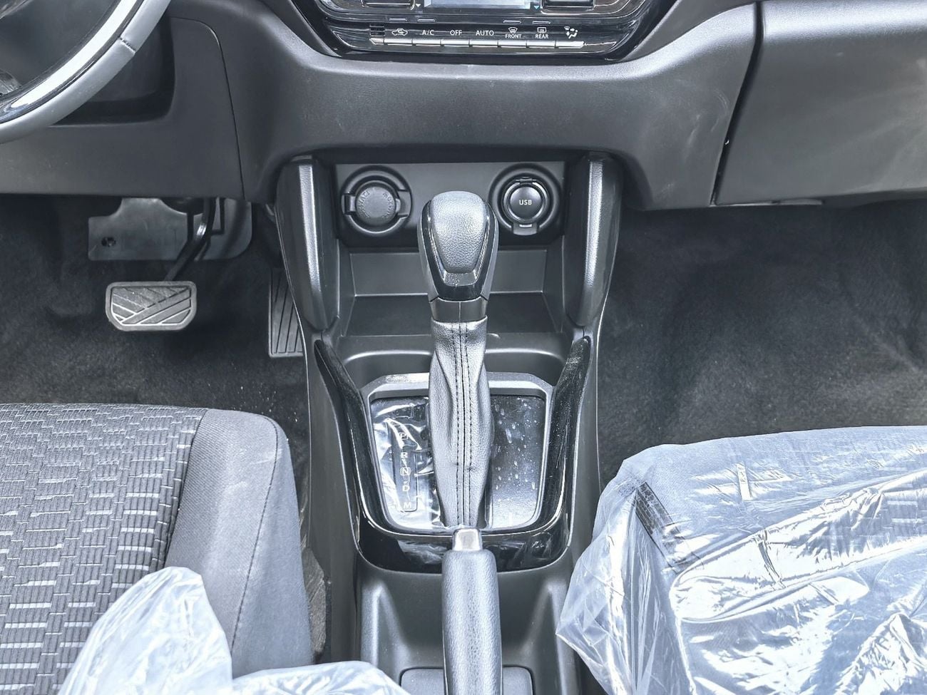 سوزوكي سويفت 2026 SUZUKI SWIFT 1.2L GLX WITH DVD+CAM A/T