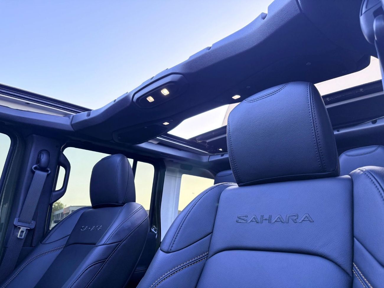 جيب رانجلر Unlimited Sahara 2.0L A/T