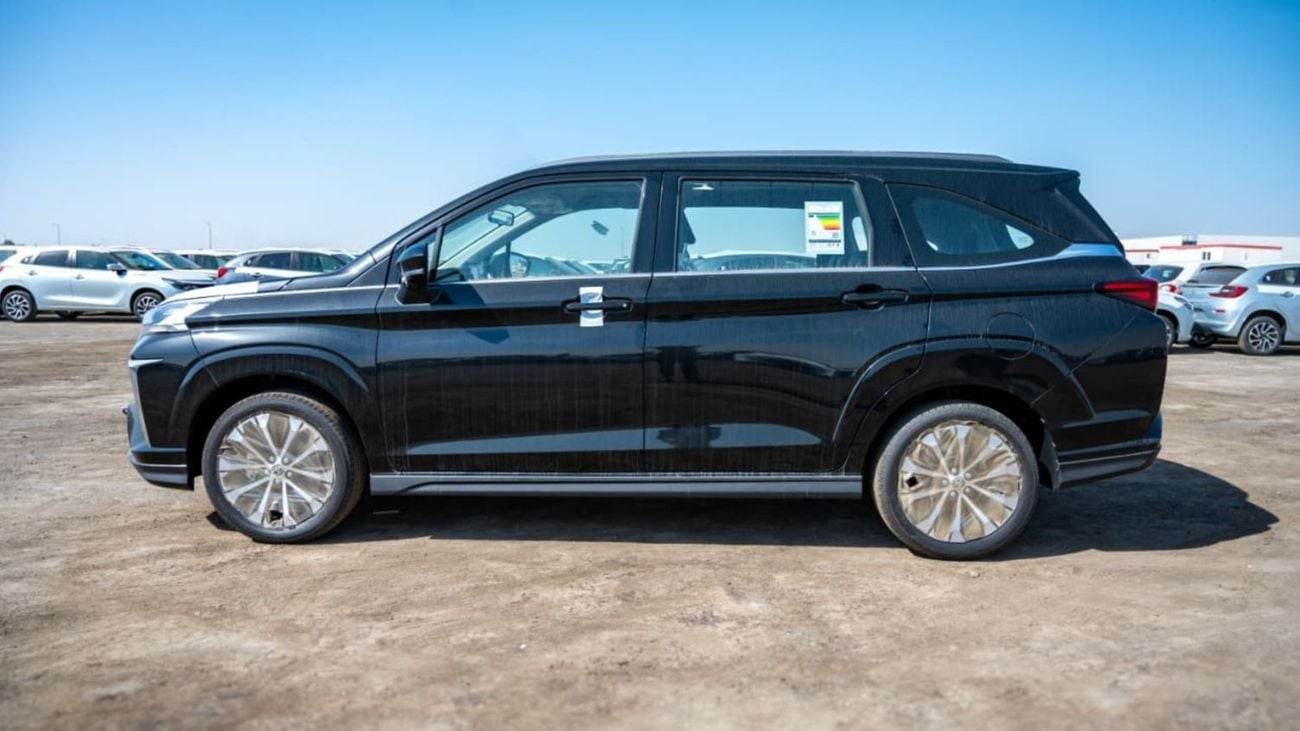 تويوتا فيلوز 1.5L Petrol | 7 Seater | 4 Door