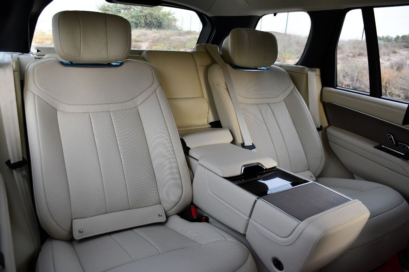 Land Rover Range Rover Autobiography P530 4.4L RANGE ROVER VOUAG autobiography V8 P530  2025 GOLD white