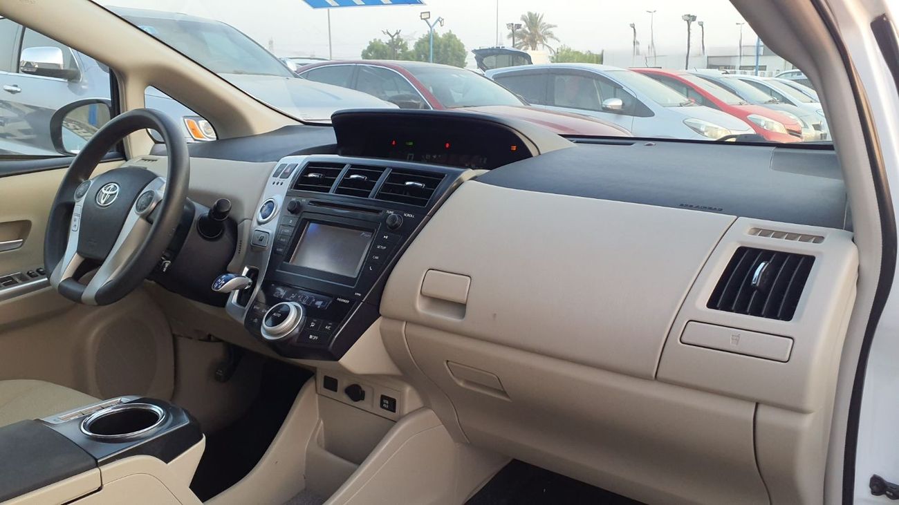 تويوتا برياس Toyota Prius Alpha