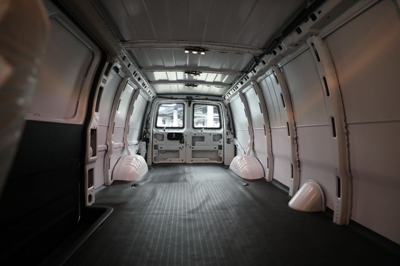 GMC Savana GMC Savana | VAN | V8 6.6L 401 HP | Brand New | Ref#Van