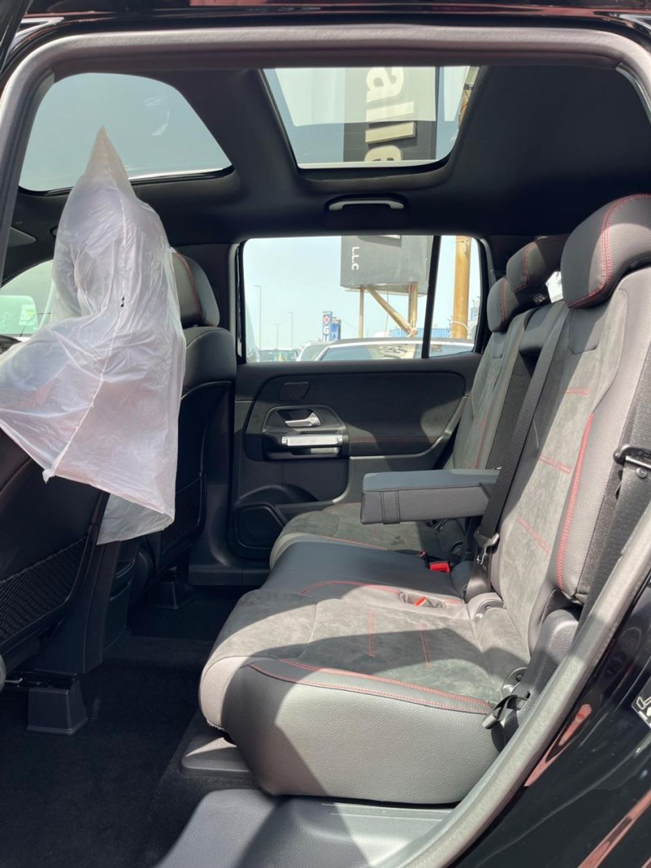 مرسيدس بنز GLB 200 Mercedes GLB 200 AMG 5 years Warranty 2025 GCC