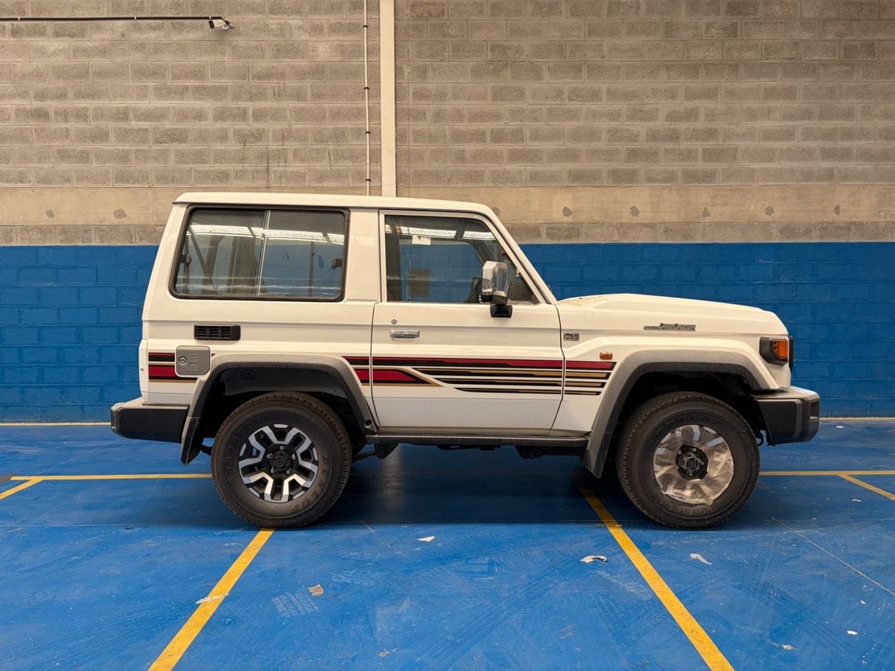 تويوتا لاند كروزر 70 HT S- DLX LX-Z