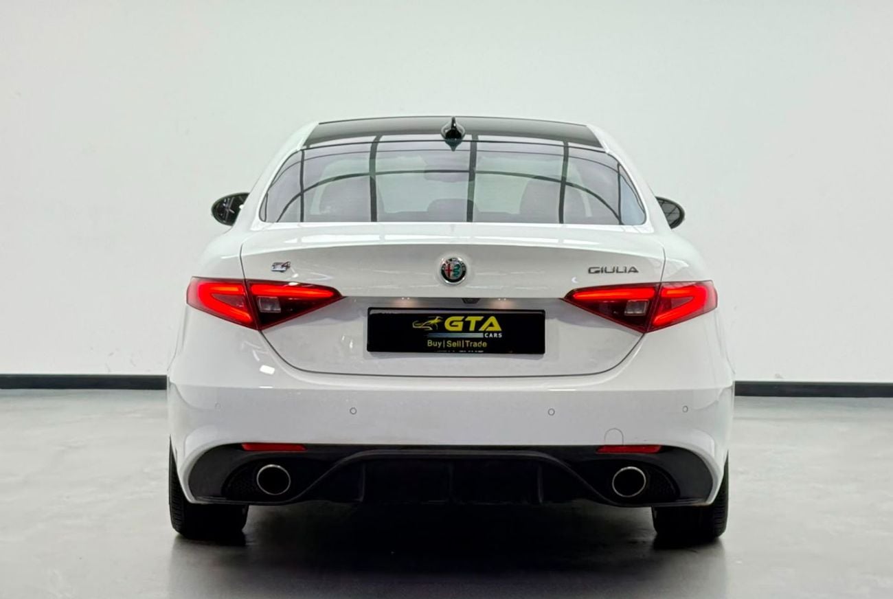 Alfa Romeo Giulia VELOCE 2018 Alfa Romeo Giulia Veloce Q4, Full Service History, Fully Loaded, Excellent Condition, GCC