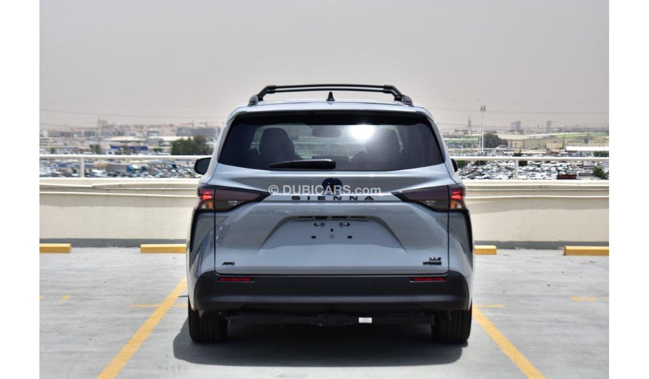 Toyota Sienna XLE WOODLAND EDITION HYBRID 2.5L AWD 8-SEATER AUTOMATIC.