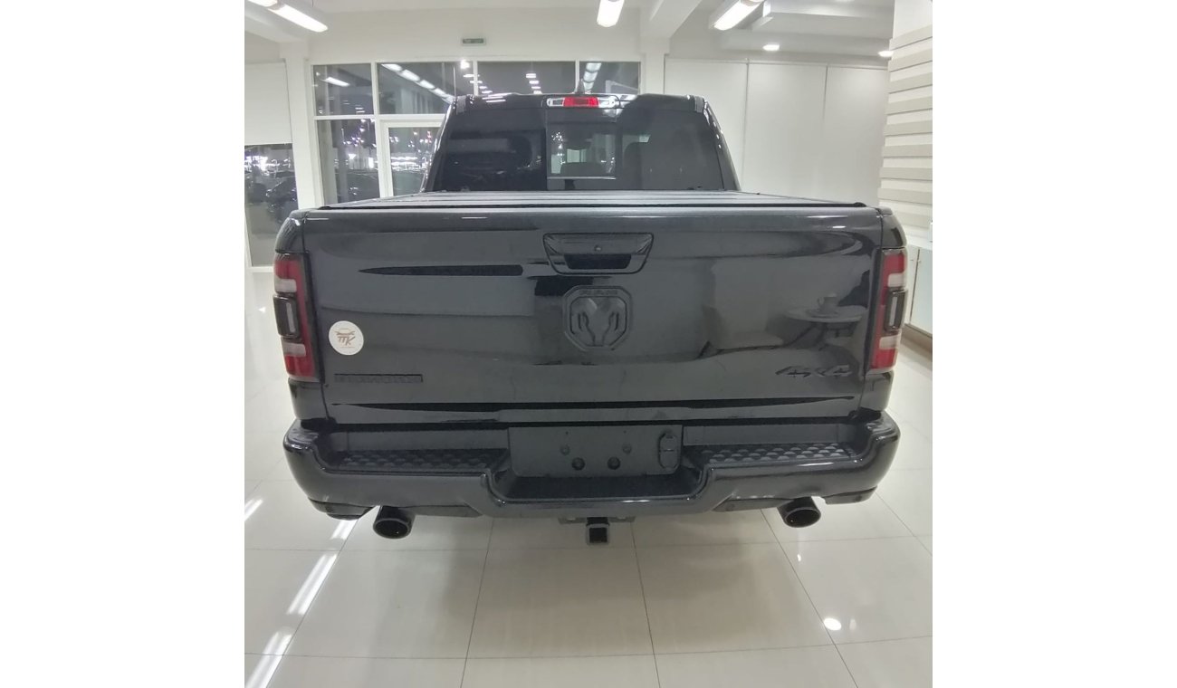 رام 1500 Dodge ram 1500 model 2020 V8 - 5.7 L hemi 39000 km BLACK LEATHER INTERIOR Wheel control Parking sens