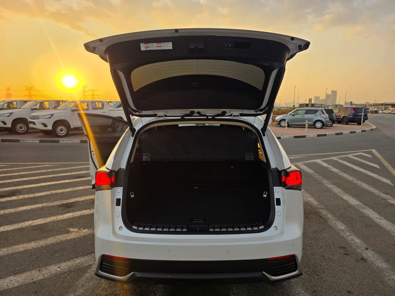 لكزس NX350h NX300 Hybrid