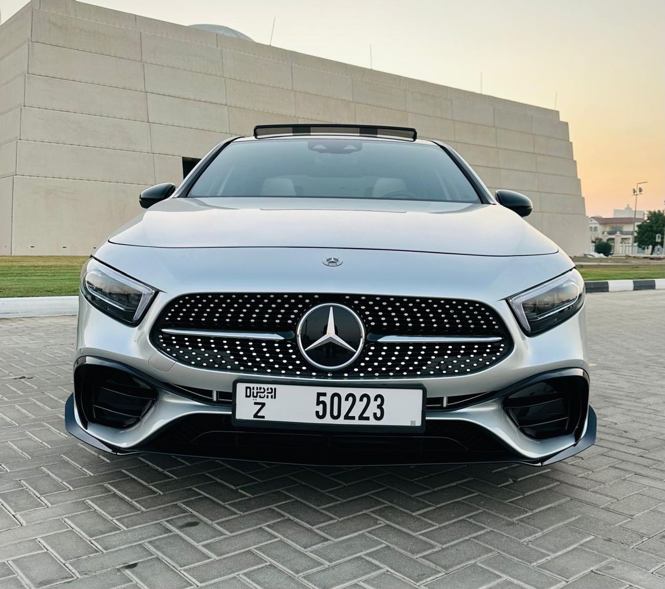 Mercedes-Benz A 220 AMG LINE PANORAMIC