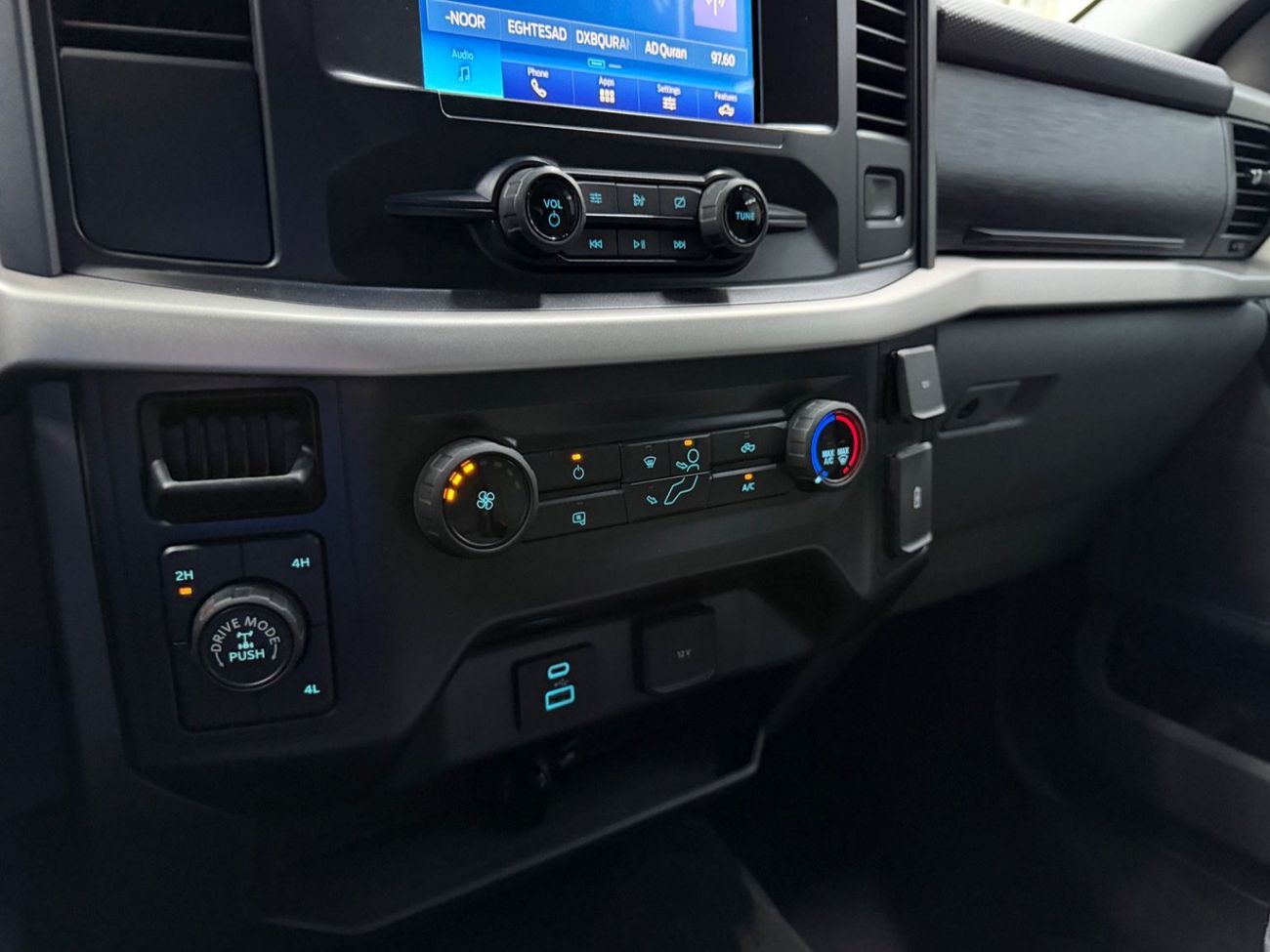 Ford F 150 XLT 5.0L Crew Cab Utility