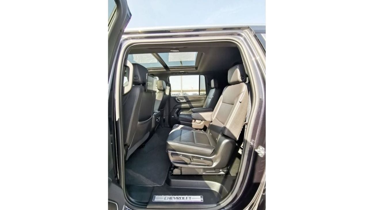 Chevrolet Suburban Chevrolet LT Suburban - 2022- Grey