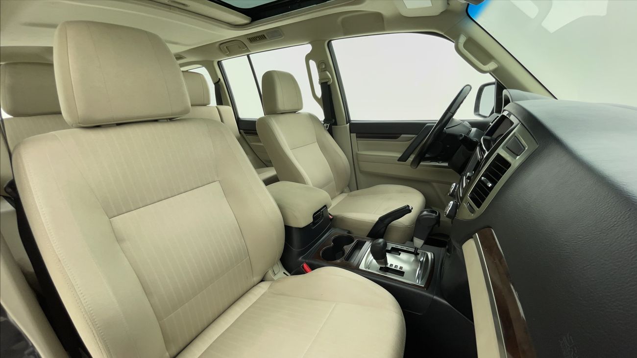 ميتسوبيشي باجيرو GLS MIDLINE 3 | بدون دفعة مقدمة | اختبار قيادة مجاني للمنزل