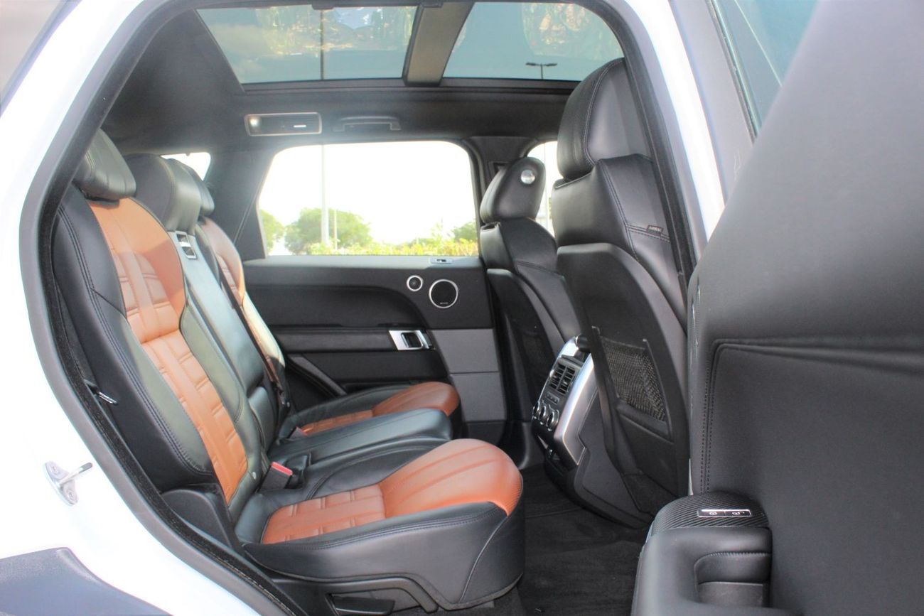 Land Rover Range Rover Sport GCC MINT IN CONDITION