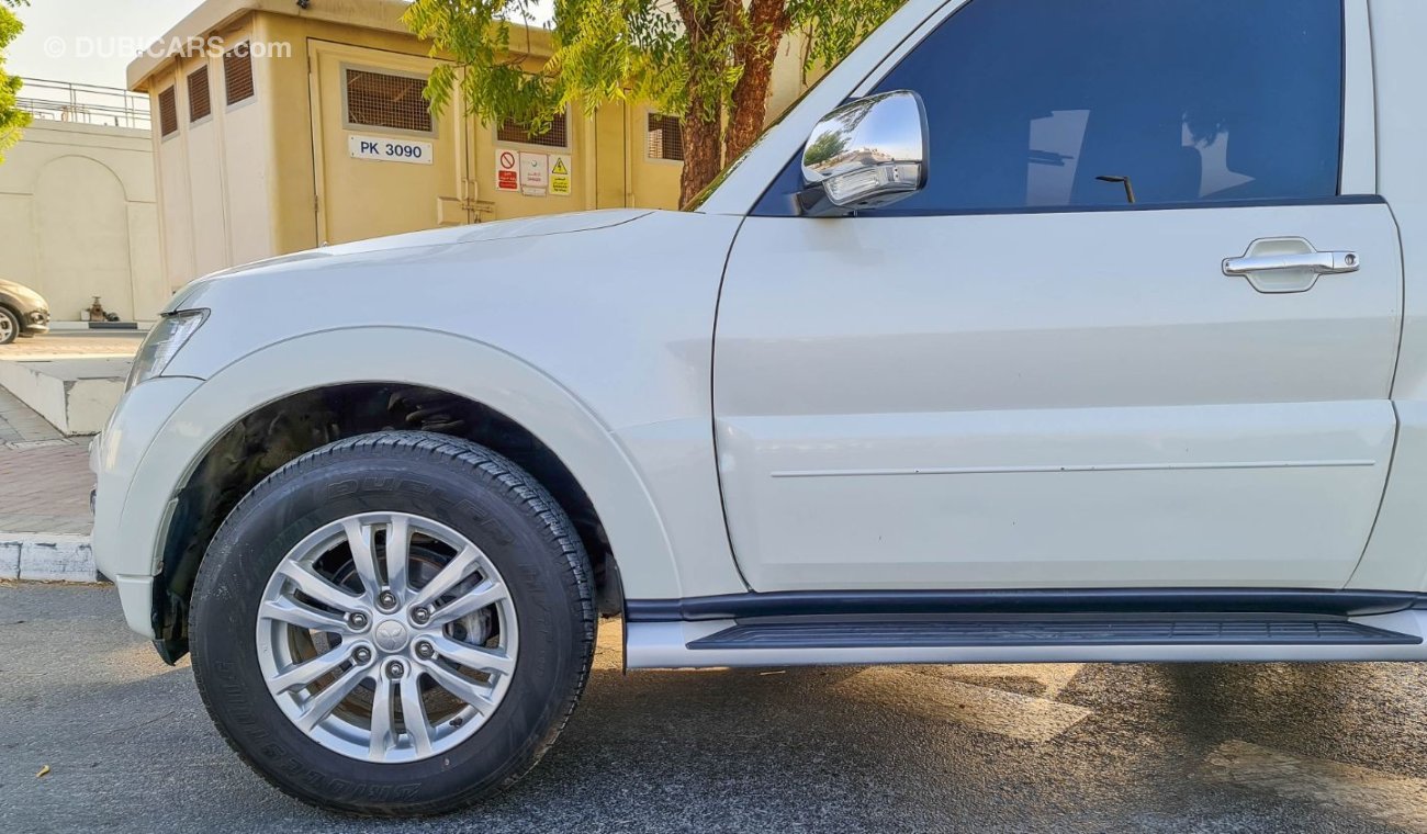 Mitsubishi Pajero SWB 2017 3.8L Agency Warranty Full Service History GCC