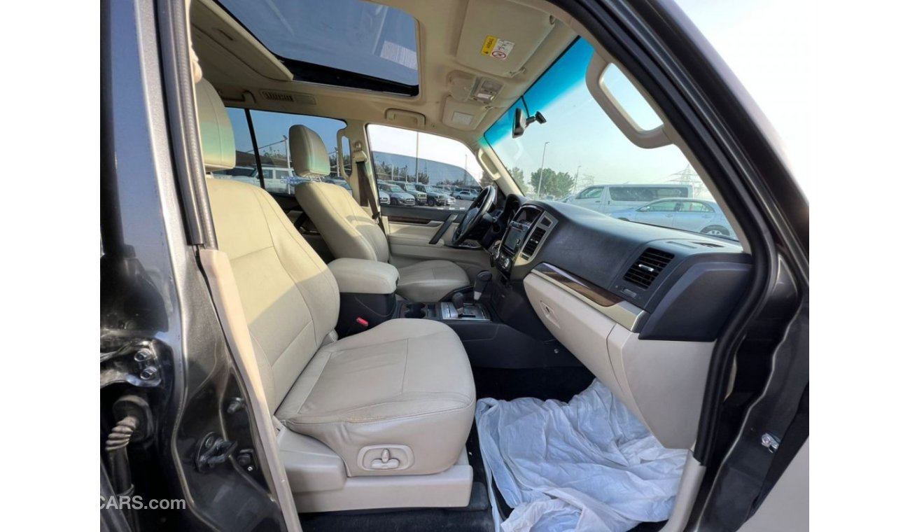 ميتسوبيشي باجيرو 2019 Mitsubishi Pajero GLS 3.8L V6 Sunroof 4X4 Full Option / EXPORT ONLY