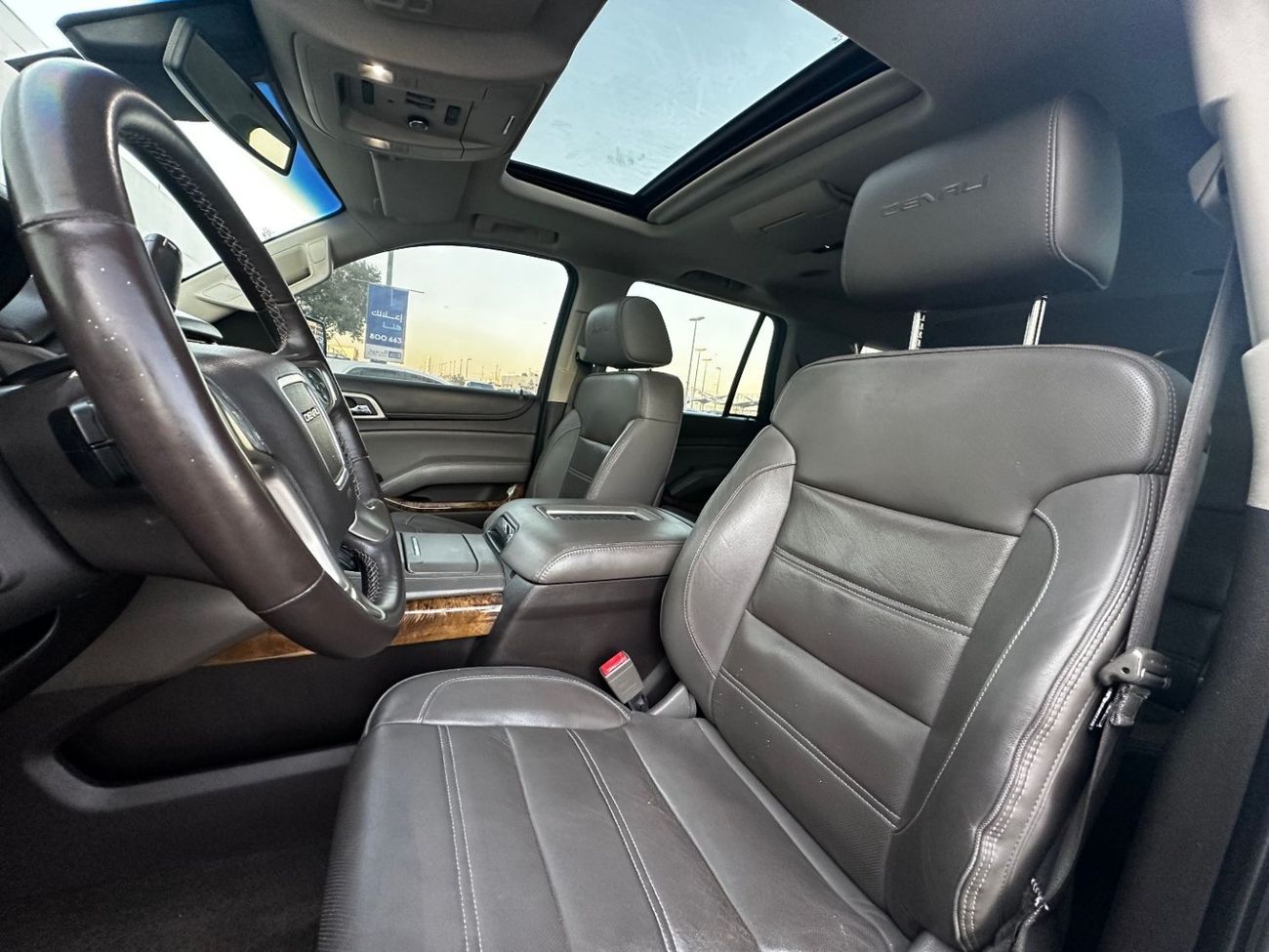GMC Yukon Denali 6.2L (8 Seater)