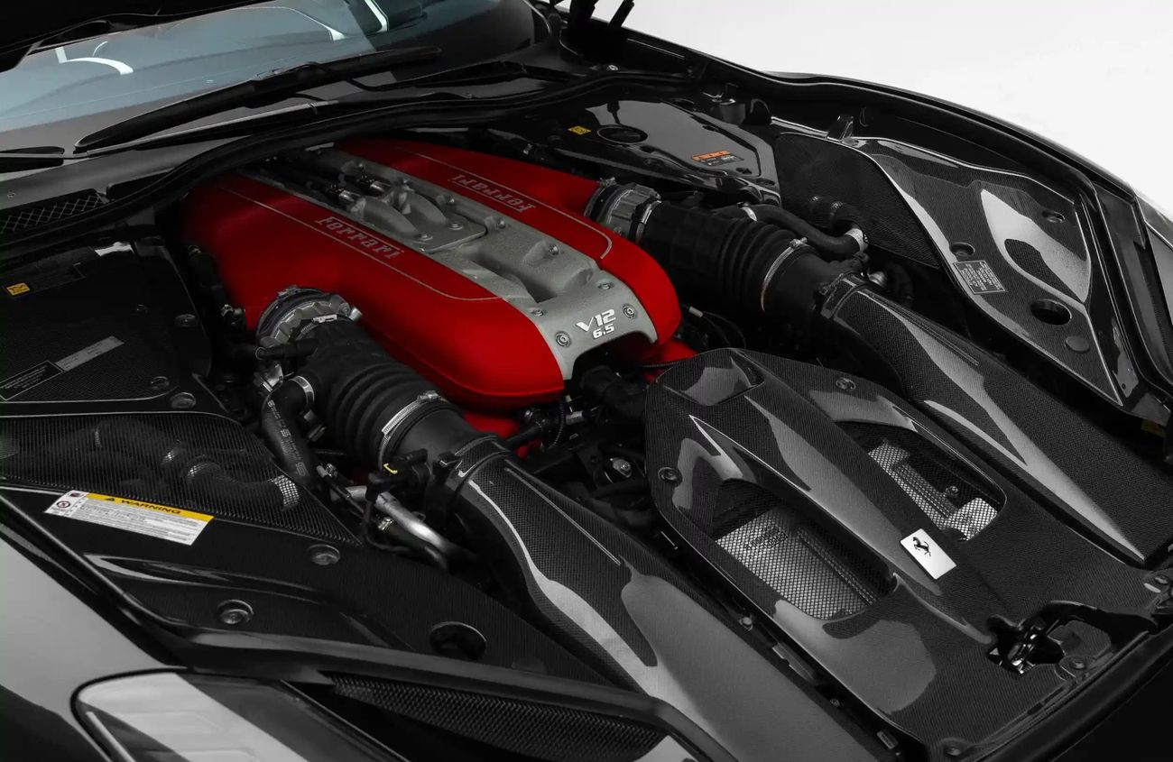 فيراري 812 GTS 6.5L V12 Naturally Aspirated Engine | Warranty