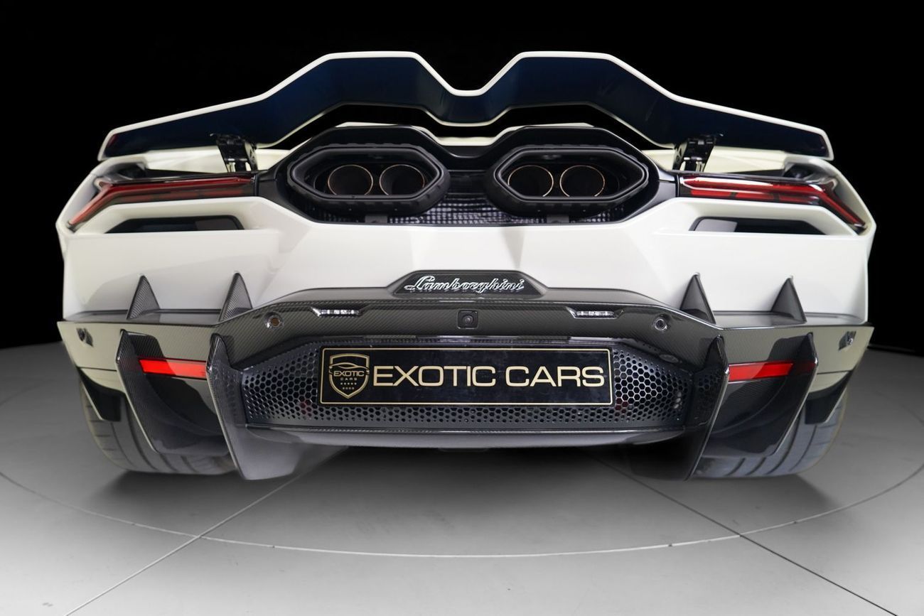 لامبورغيني ريفويلتو 6.5L V12 Hybrid