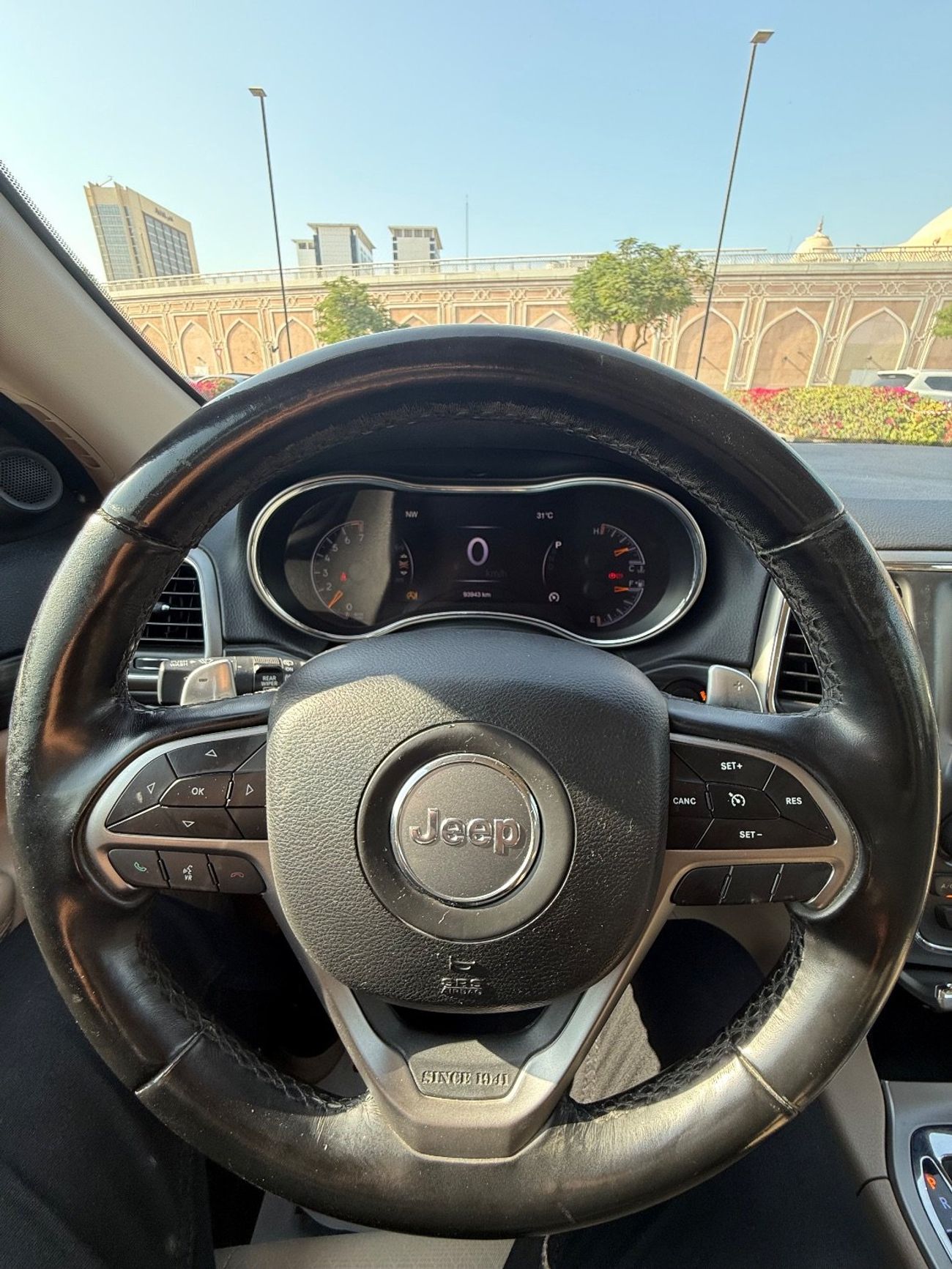 جيب جراند شيروكي Laredo 3.6L