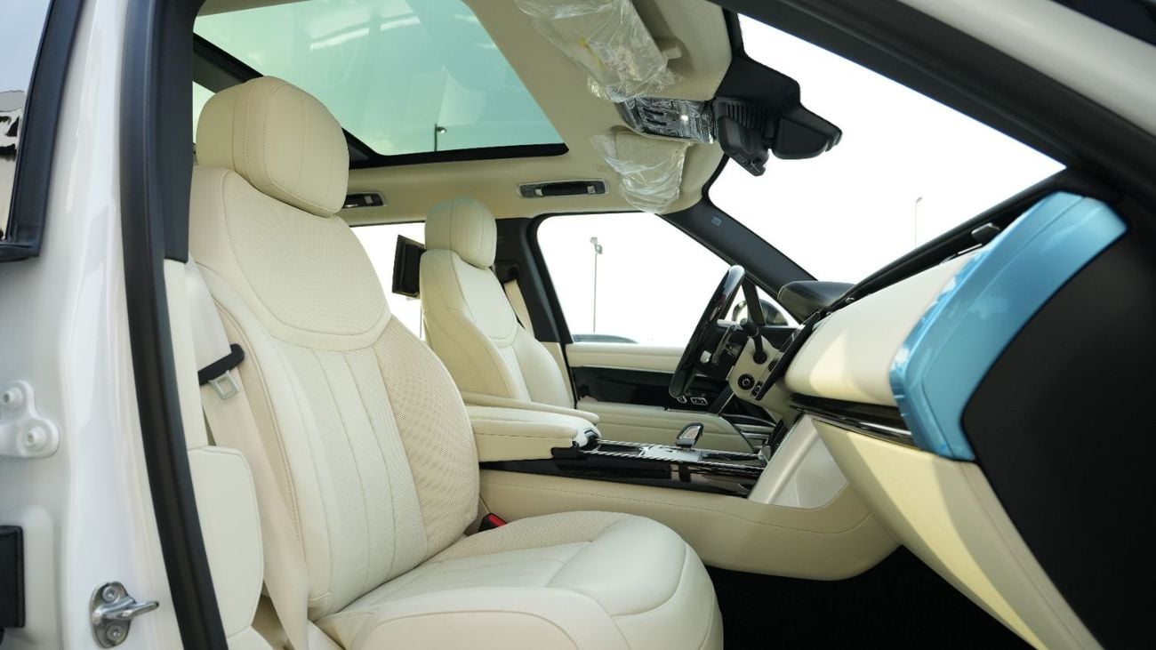 Land Rover Range Rover HSE P400 3.0L V6 White 2026 MY Export Only