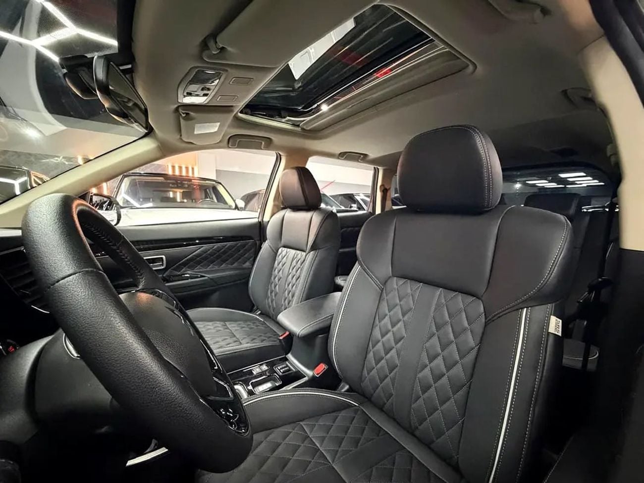 Mitsubishi Outlander 882/M| Downpayment | Leather and Sunroof | Original Paint |