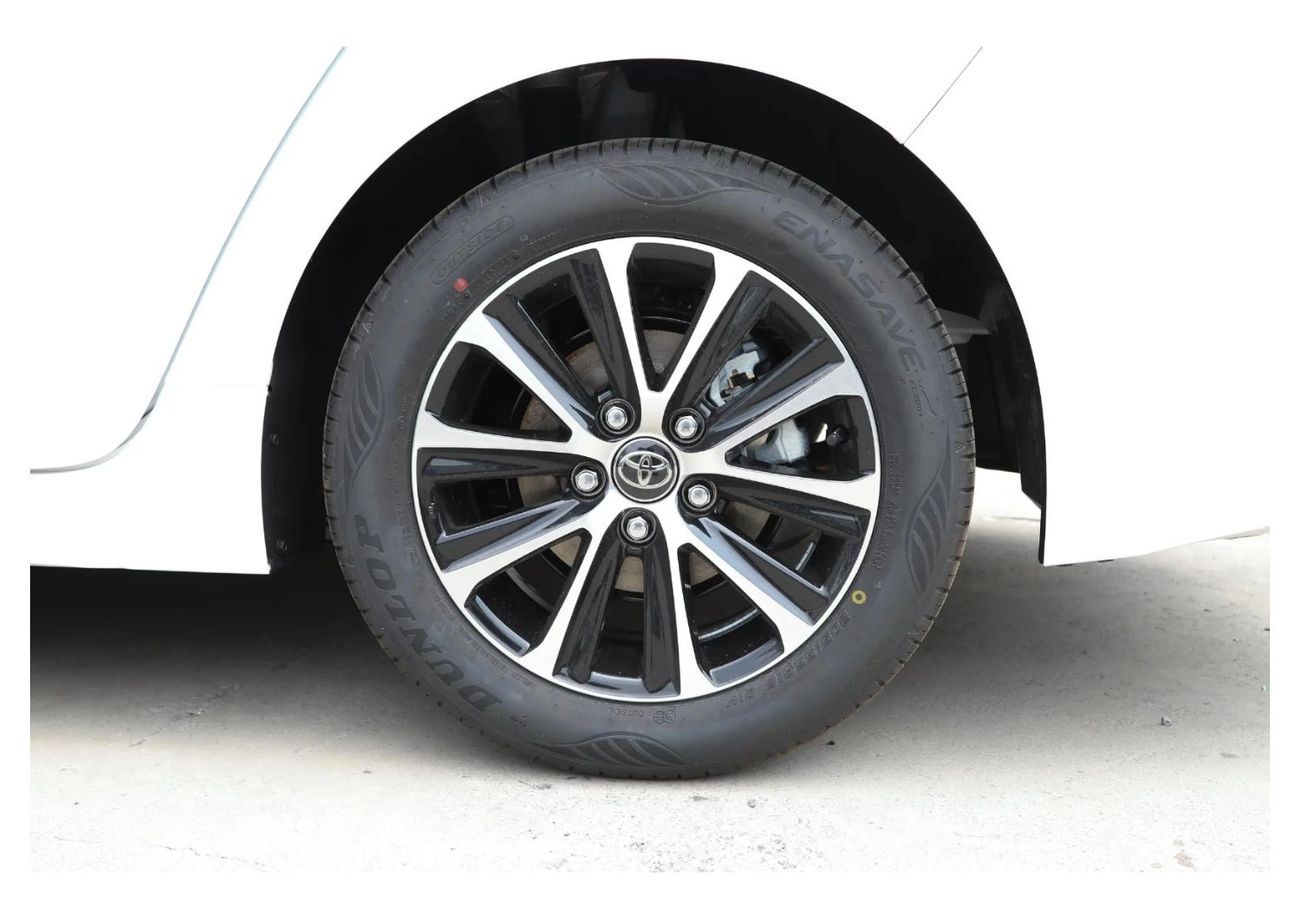 تويوتا ليفين LUXUARY