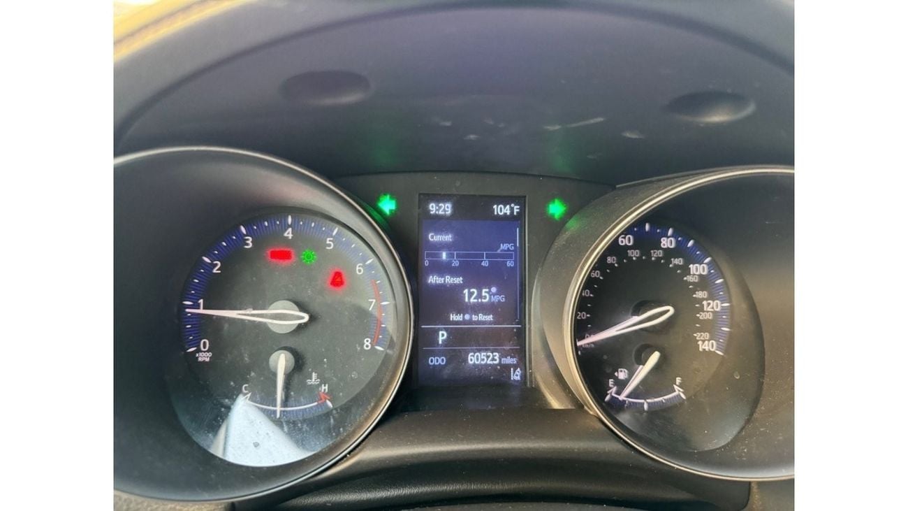 تويوتا CHR 2020 XLE KEYLESS LEATHER SEATS USA IMPORTED